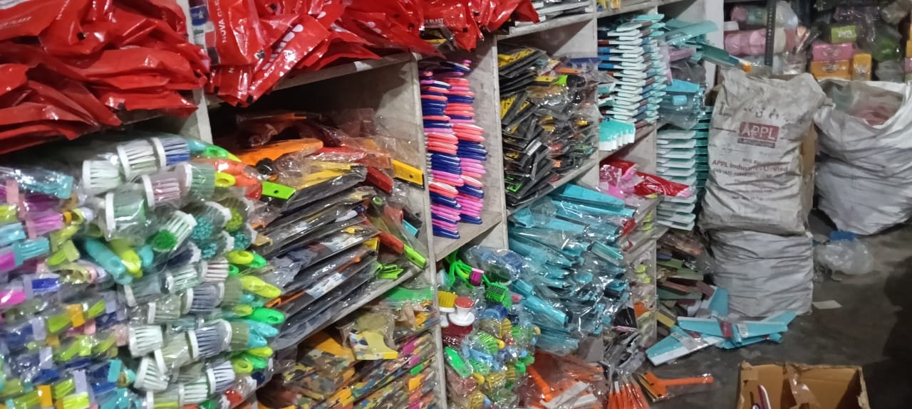 17 Toilet Brushes